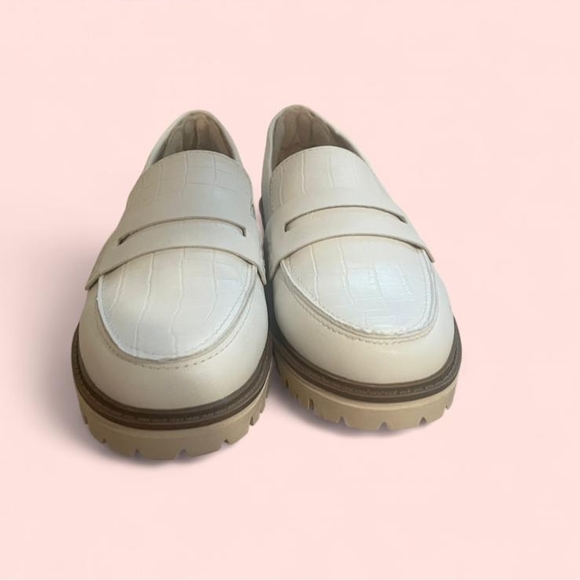 White Loafers Shoes - Picture 3 of 10